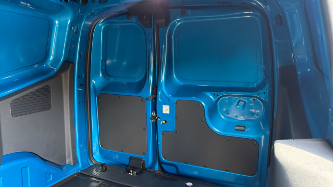 Ford Transit Courier Diesel 1.5 EcoBlue Limited Van - Image 14